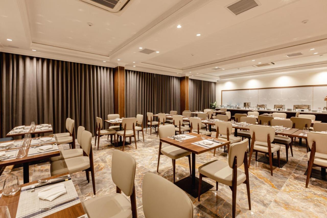 Phu Thang Grand Hotel Duc Hoa Exterior photo