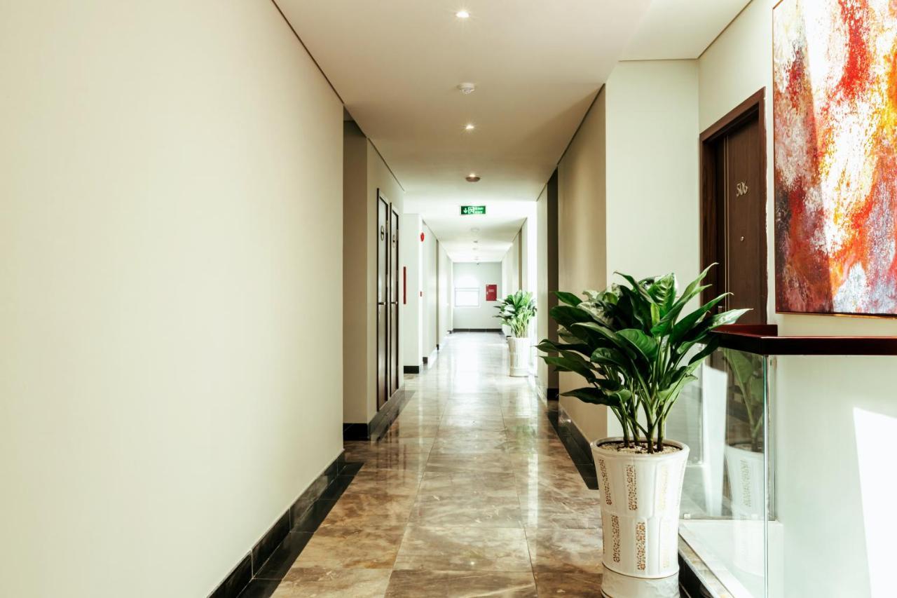 Phu Thang Grand Hotel Duc Hoa Exterior photo