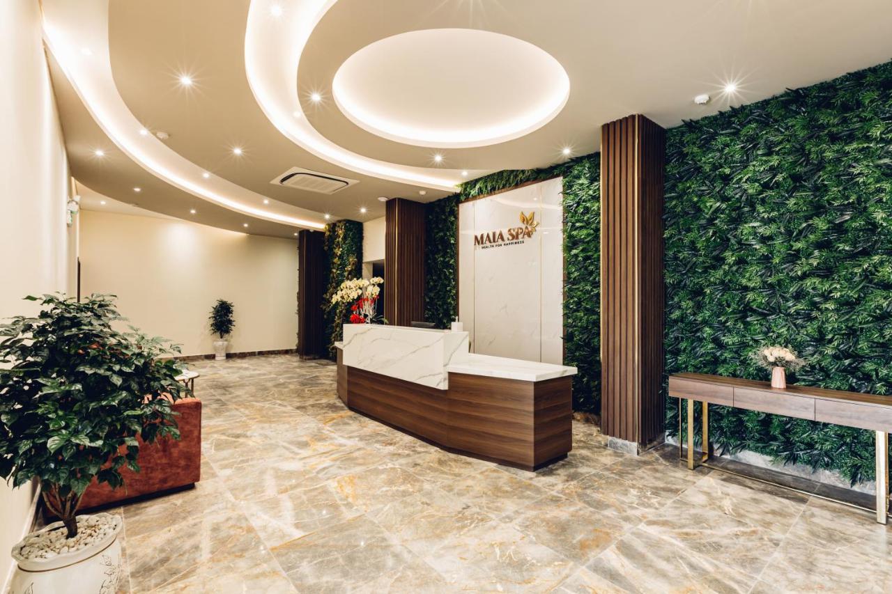Phu Thang Grand Hotel Duc Hoa Exterior photo