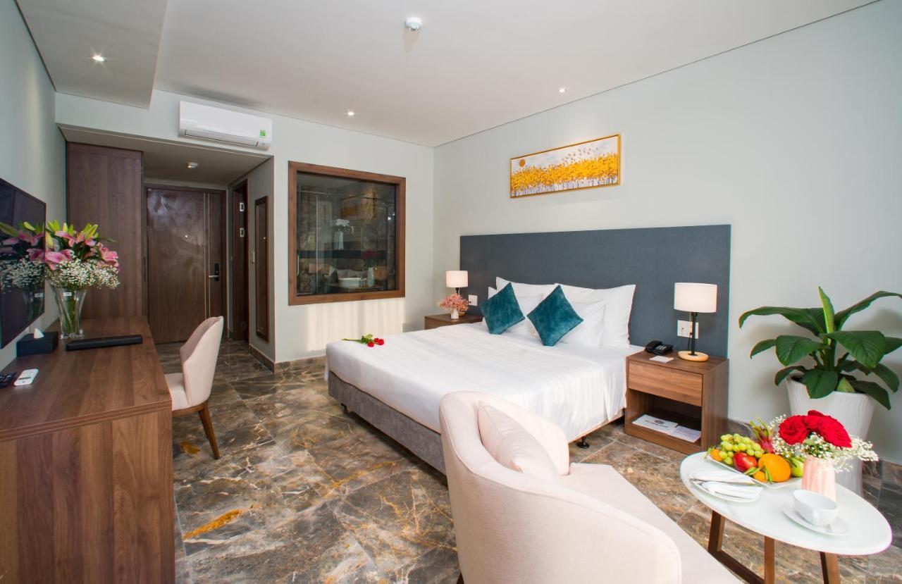 Phu Thang Grand Hotel Duc Hoa Exterior photo