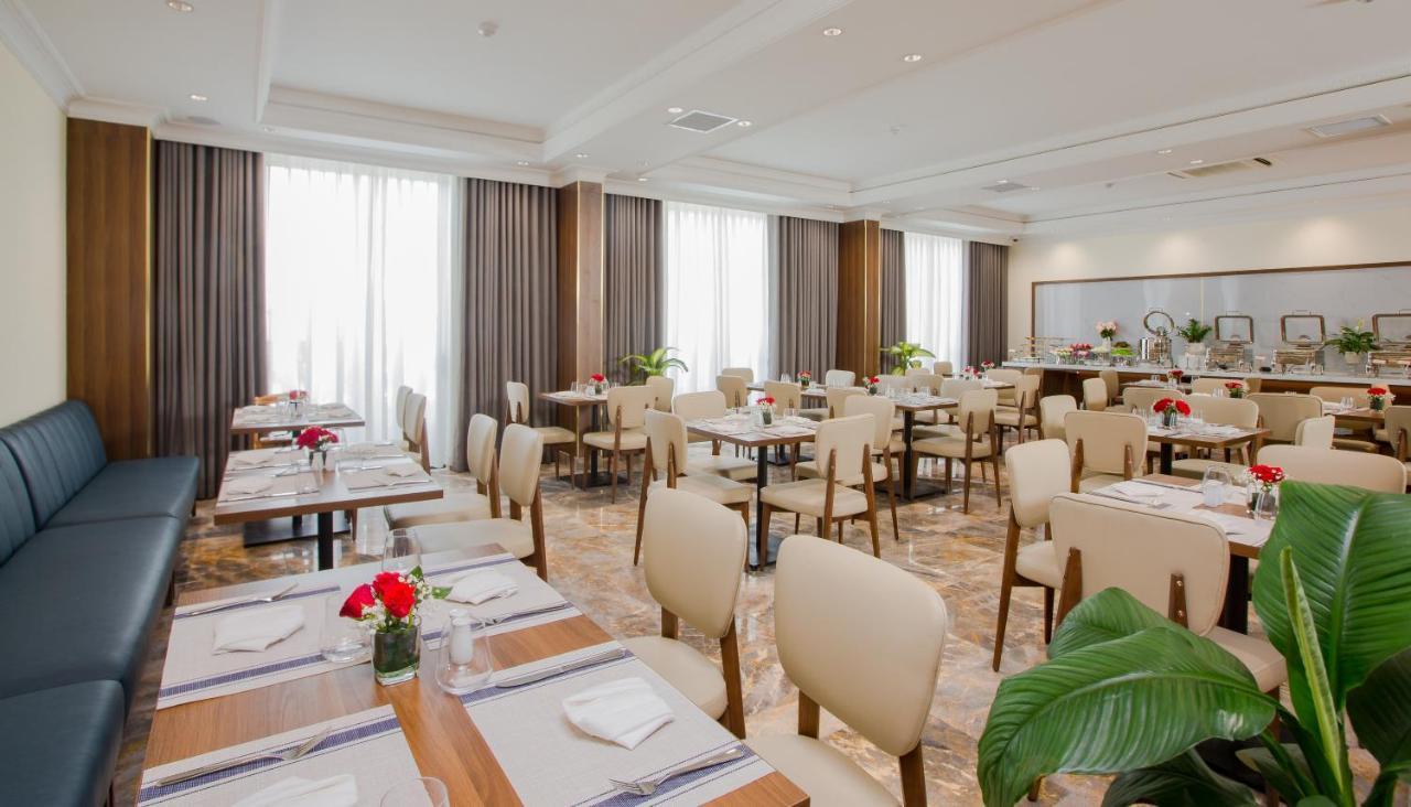 Phu Thang Grand Hotel Duc Hoa Exterior photo